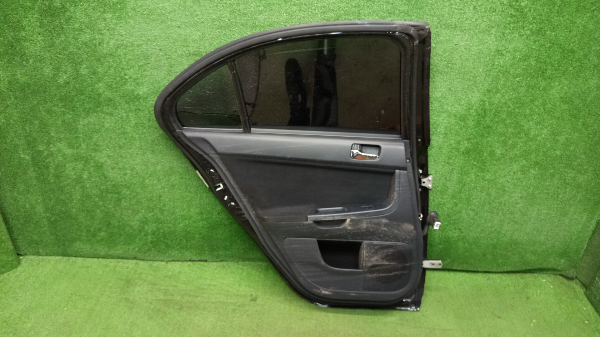 Дверь левая задняя MITSUBISHI LANCER, GALANT FORTIS CY4A, CY2A, CY3A, CY6A, CX6A, CX4A, CX3A 5584 4 ракурс