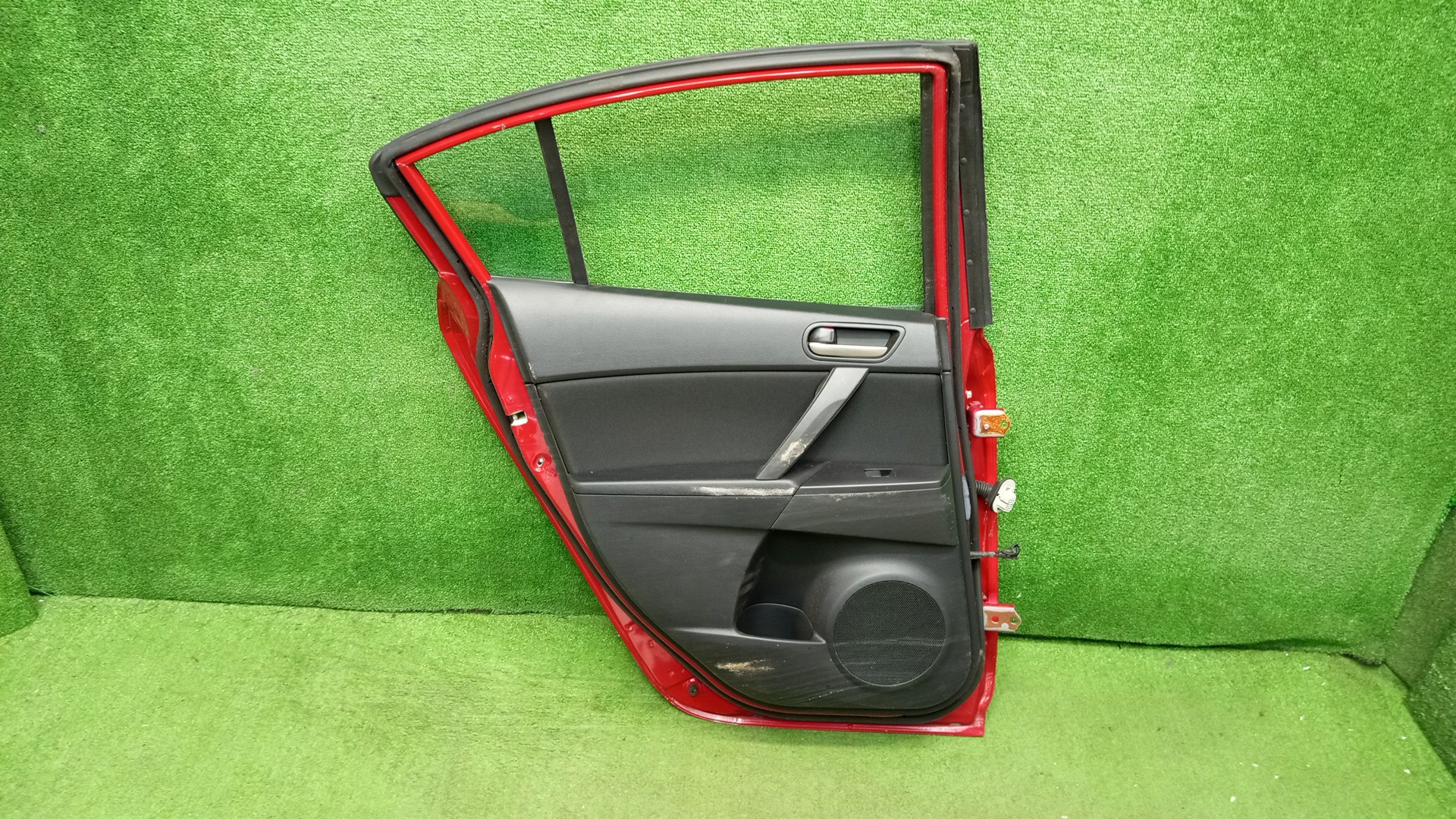 Дверь правая задняя MAZDA AXELA, MAZDA3, 3 BL6FJ, BL5FP, BLEAP, BLEFP, BLFFP, BL SEDAN 5 ракурс