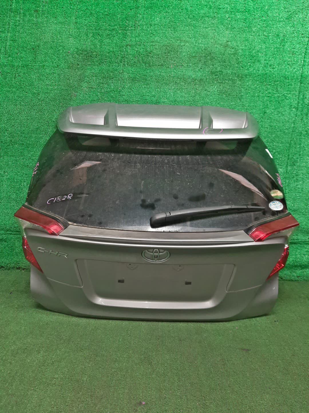 TOYOTA C-HR NGX10 67005-F4020 1 ракурс TOYOTA C-HR NGX10 67005-F4020 1 ракурс