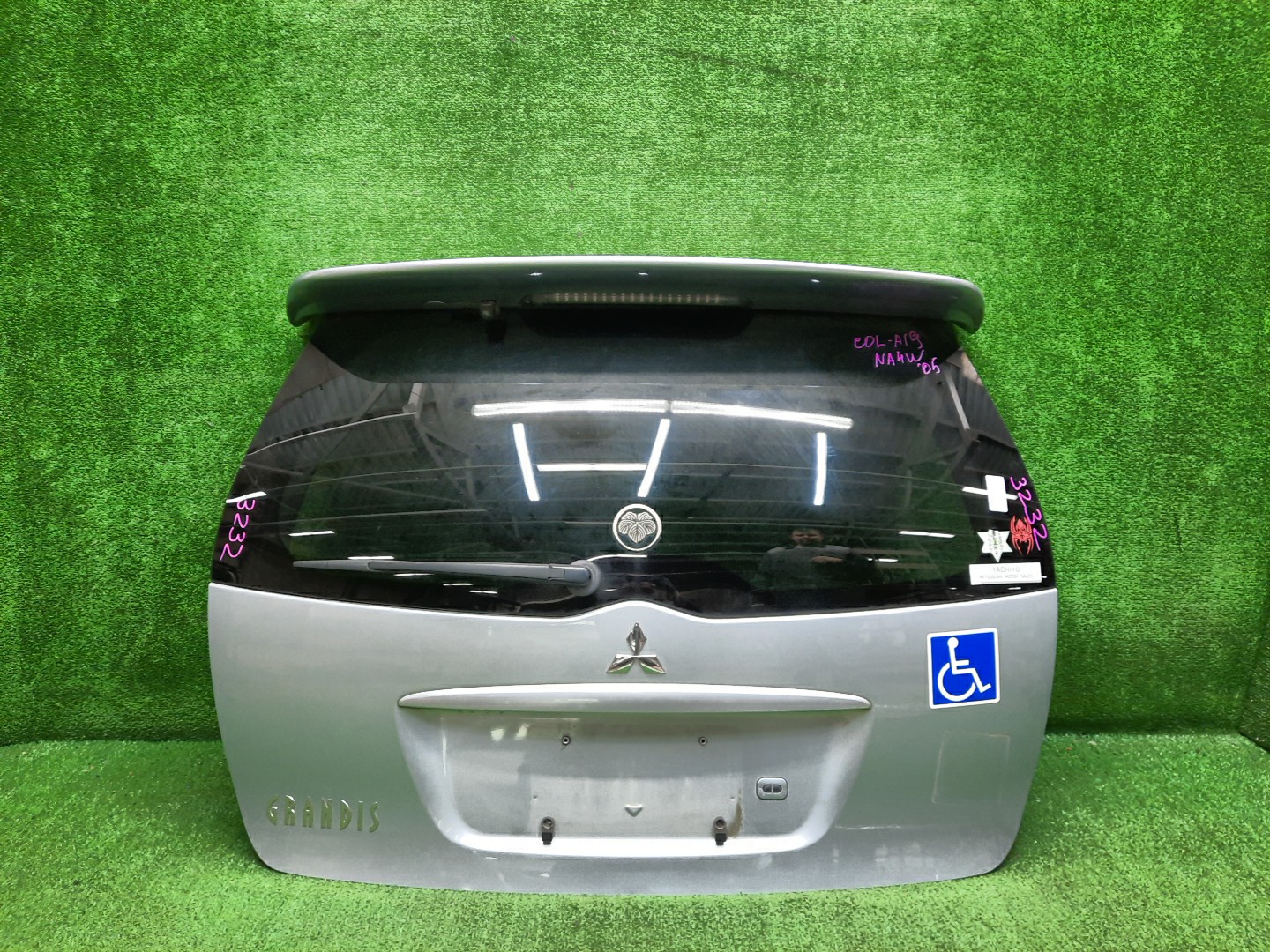 MITSUBISHI GRANDIS NA4W 3232 1 ракурс MITSUBISHI GRANDIS NA4W 3232 1 ракурс