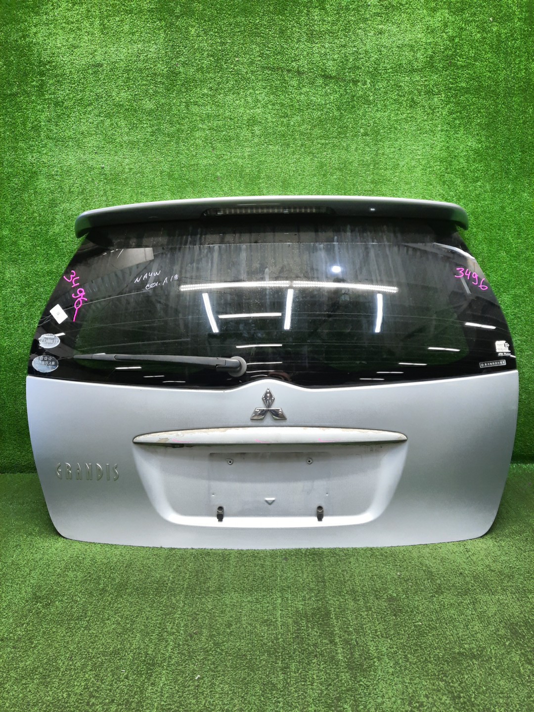 MITSUBISHI GRANDIS NA4W 3496 1 ракурс MITSUBISHI GRANDIS NA4W 3496 1 ракурс