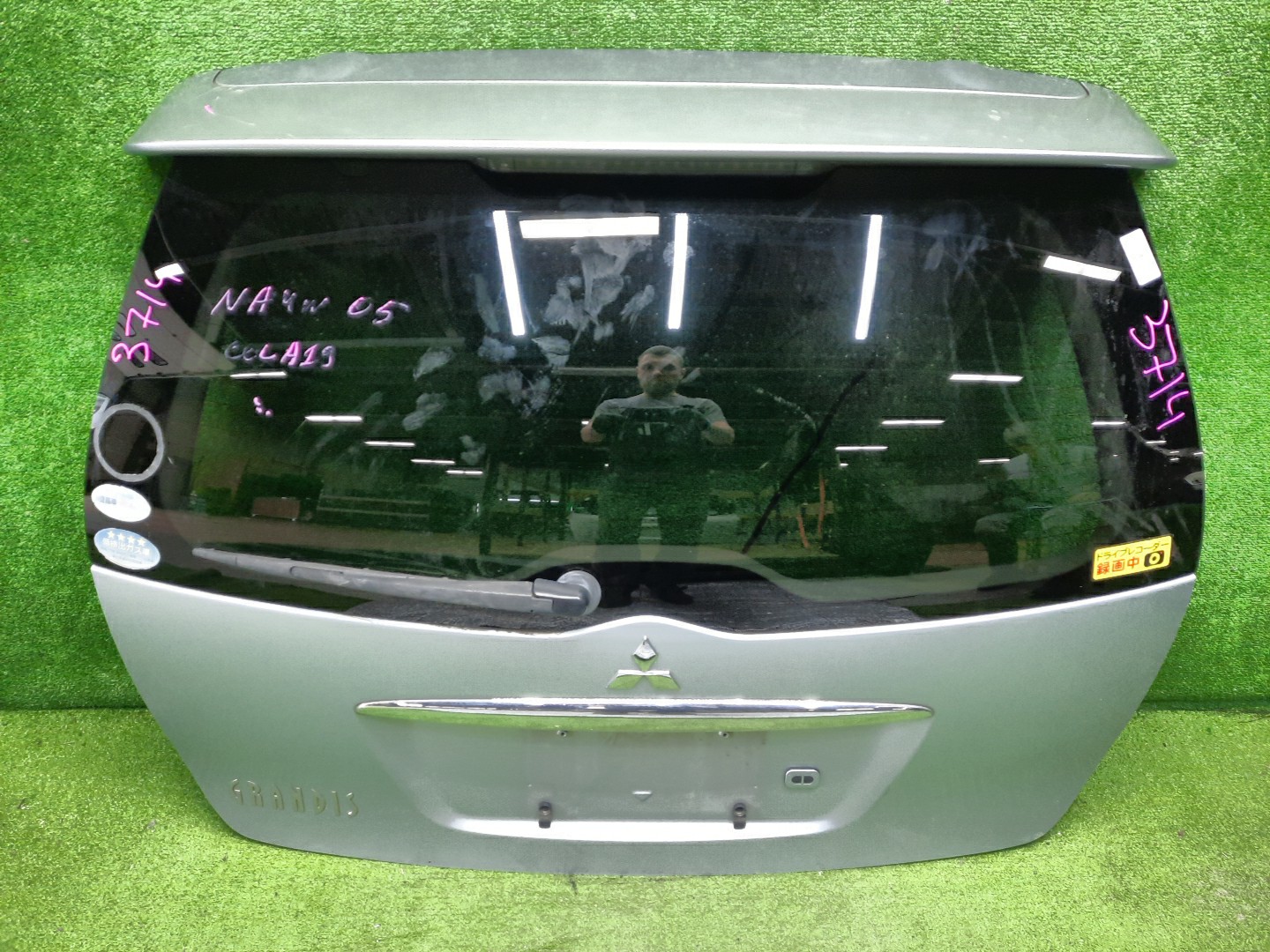 MITSUBISHI GRANDIS NA4W 3714 1 ракурс MITSUBISHI GRANDIS NA4W 3714 1 ракурс