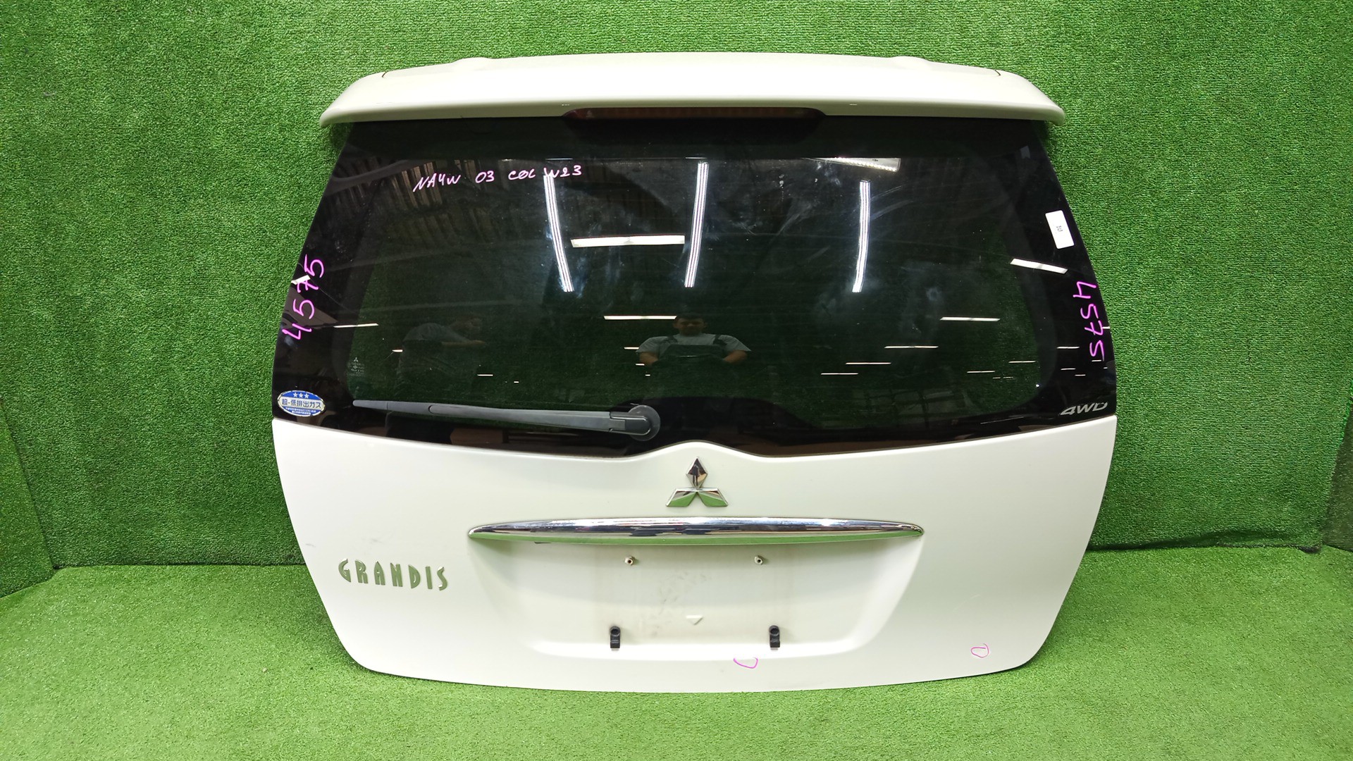 MITSUBISHI GRANDIS NA4W 4575 1 ракурс MITSUBISHI GRANDIS NA4W 4575 1 ракурс