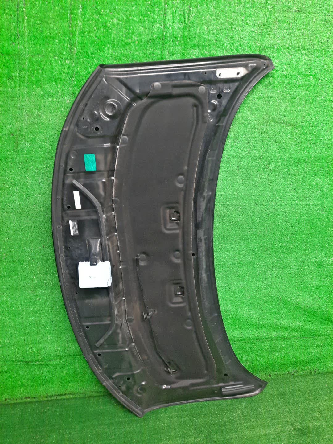 Капот NISSAN ELGRAND E52 9470 2 ракурс