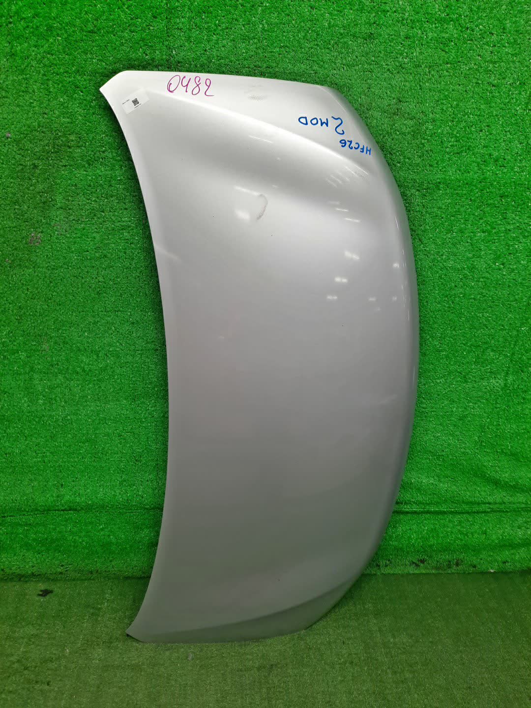 Капот NISSAN SERENA C26 0482 2 ракурс Капот NISSAN SERENA C26 0482 2 ракурс