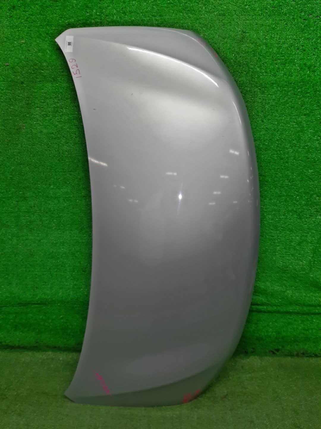 Капот NISSAN SERENA C26 1529 1 ракурс Капот NISSAN SERENA C26 1529 1 ракурс