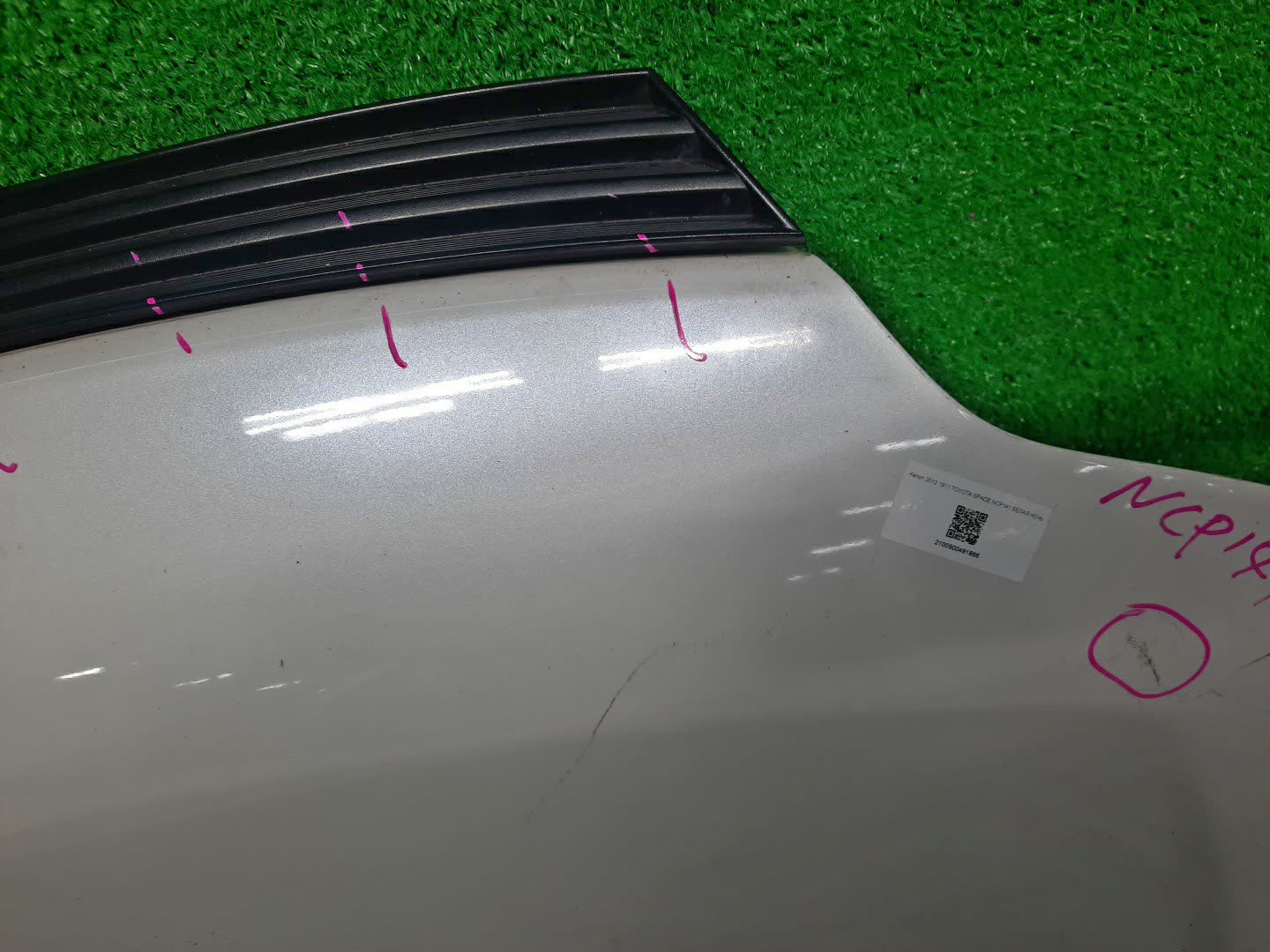Капот TOYOTA SPADE NCP141, NSP140, NSP141, NCP145 1911 2 ракурс Капот TOYOTA SPADE NCP141, NSP140, NSP141, NCP145 1911 2 ракурс