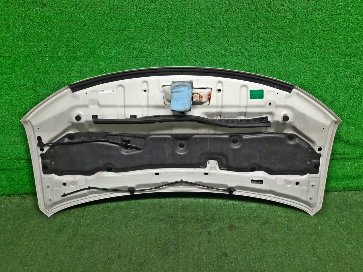 Капот NISSAN SERENA C26 2765 5 ракурс Капот NISSAN SERENA C26 2765 5 ракурс
