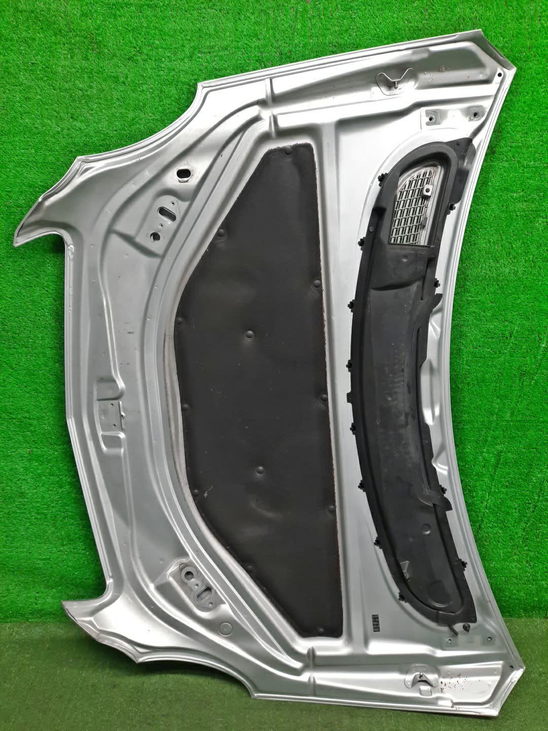 Капот MERCEDES-BENZ R-Class V251, W251, W251.022, V251.175, W251.075, W251.054, V251.154, V251.123, V251.165, V251.124, V251.172, W251.023, W251.065 A2518800157 5 ракурс