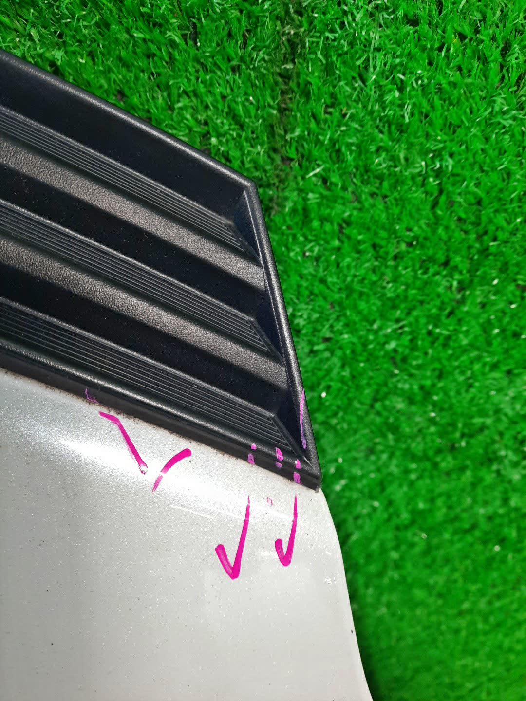 Капот TOYOTA SPADE NCP141, NSP140, NSP141, NCP145 7729 3 ракурс Капот TOYOTA SPADE NCP141, NSP140, NSP141, NCP145 7729 3 ракурс
