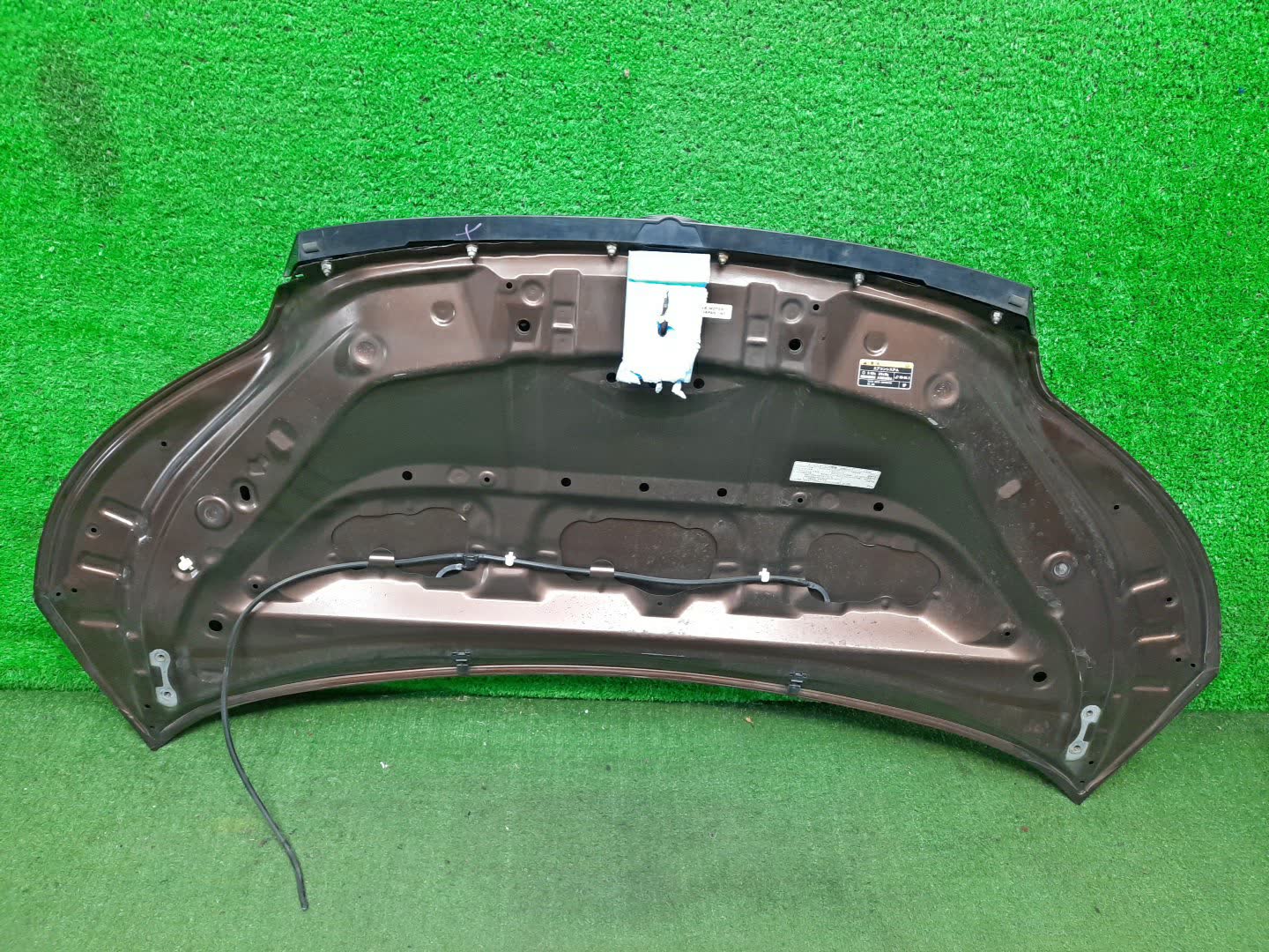 Капот TOYOTA SPADE NCP141, NSP140, NSP141, NCP145 54746 2 ракурс Капот TOYOTA SPADE NCP141, NSP140, NSP141, NCP145 54746 2 ракурс