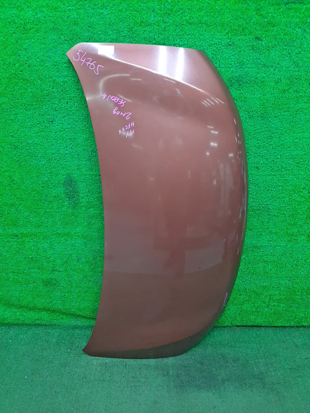Капот NISSAN SERENA C26 54765 1 ракурс Капот NISSAN SERENA C26 54765 1 ракурс