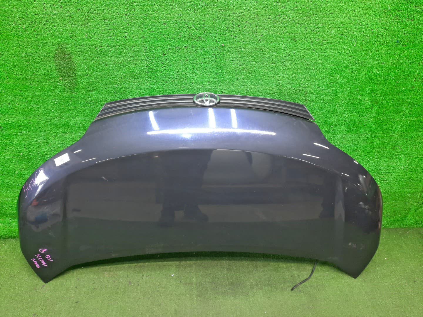 Капот TOYOTA SPADE NCP141, NSP140, NSP141, NCP145 54768 1 ракурс Капот TOYOTA SPADE NCP141, NSP140, NSP141, NCP145 54768 1 ракурс