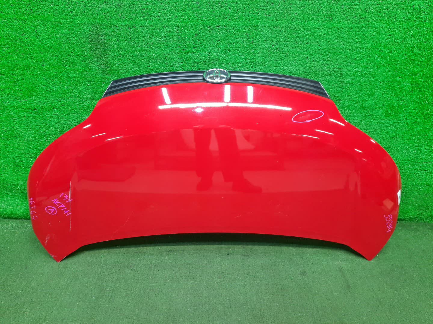 Капот TOYOTA SPADE NCP141, NSP140, NSP141, NCP145 55294 1 ракурс Капот TOYOTA SPADE NCP141, NSP140, NSP141, NCP145 55294 1 ракурс