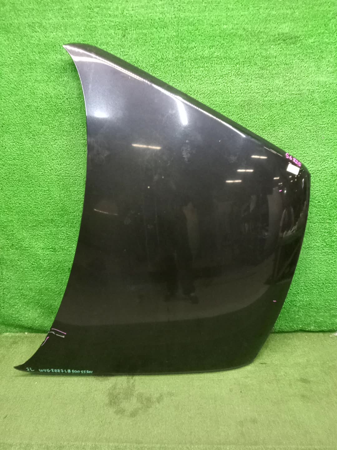 Капот VOLKSWAGEN TOUAREG 7L6, 7L7, 7LA 56825 1 ракурс Капот VOLKSWAGEN TOUAREG 7L6, 7L7, 7LA 56825 1 ракурс