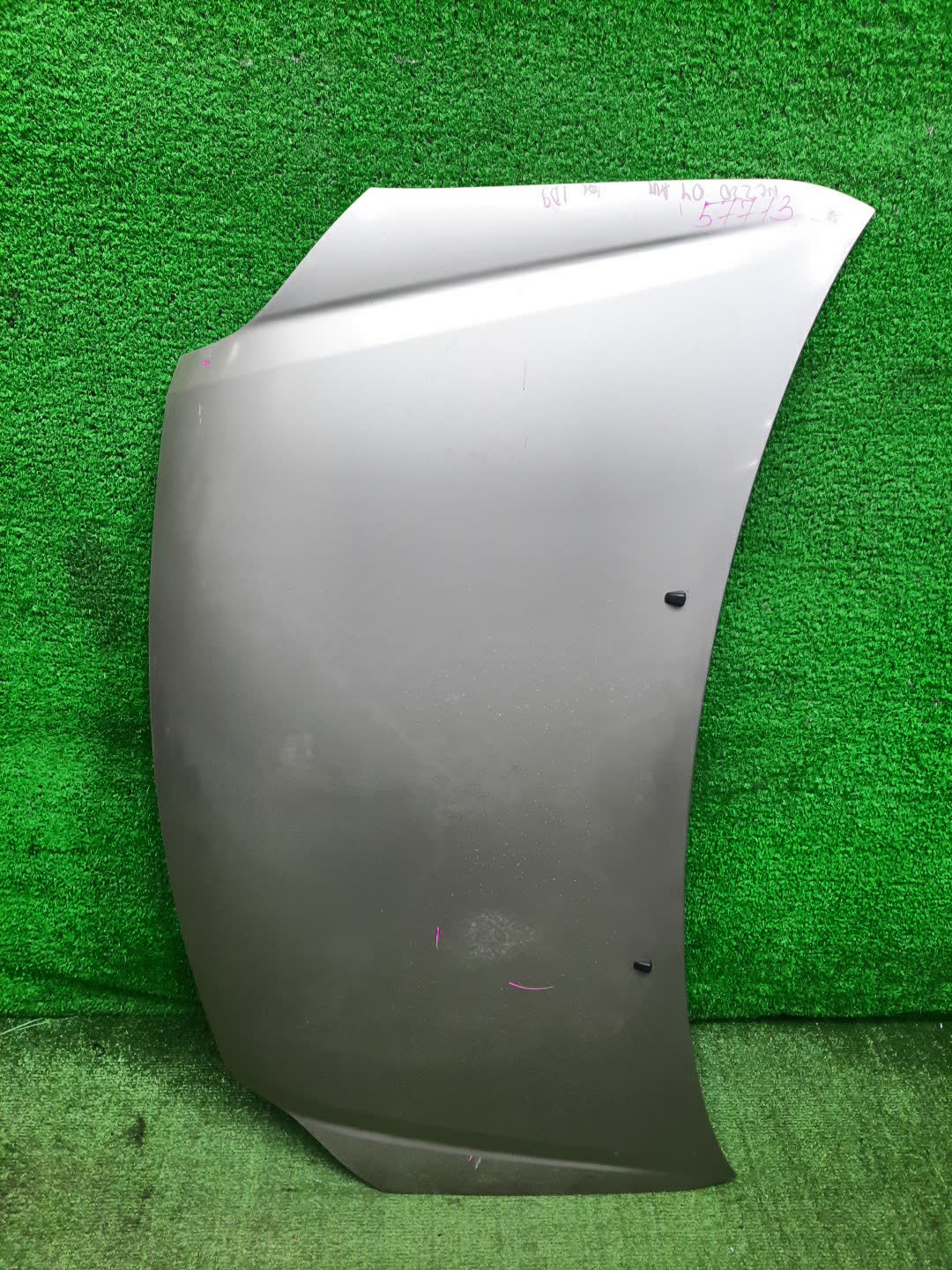 Капот TOYOTA RAUM NCZ20 57713 1 ракурс Капот TOYOTA RAUM NCZ20 57713 1 ракурс