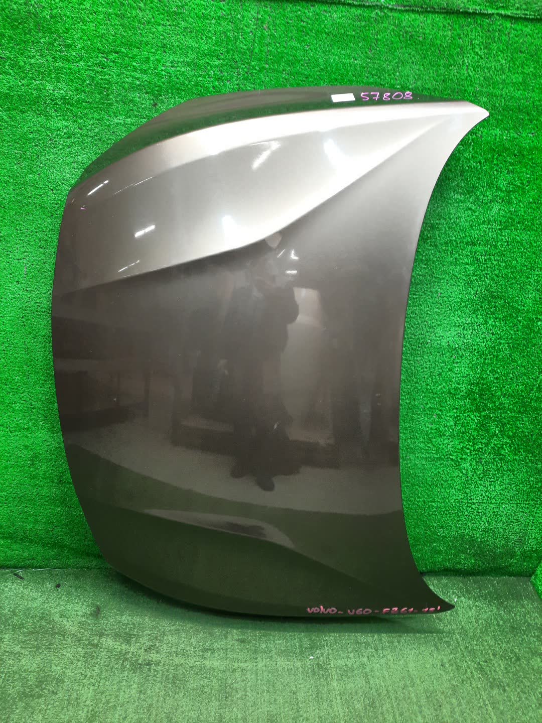 Капот VOLVO V60, S60 FW45, FW47, FW, FW52, FW48, FW90, FS44, FS47, FS40, FS45, FS70, FS, Y20, FS48, FS84, FS90 57808 1 ракурс Капот VOLVO V60, S60 FW45, FW47, FW, FW52, FW48, FW90, FS44, FS47, FS40, FS45, FS70, FS, Y20, FS48, FS84, FS90 57808 1 ракурс
