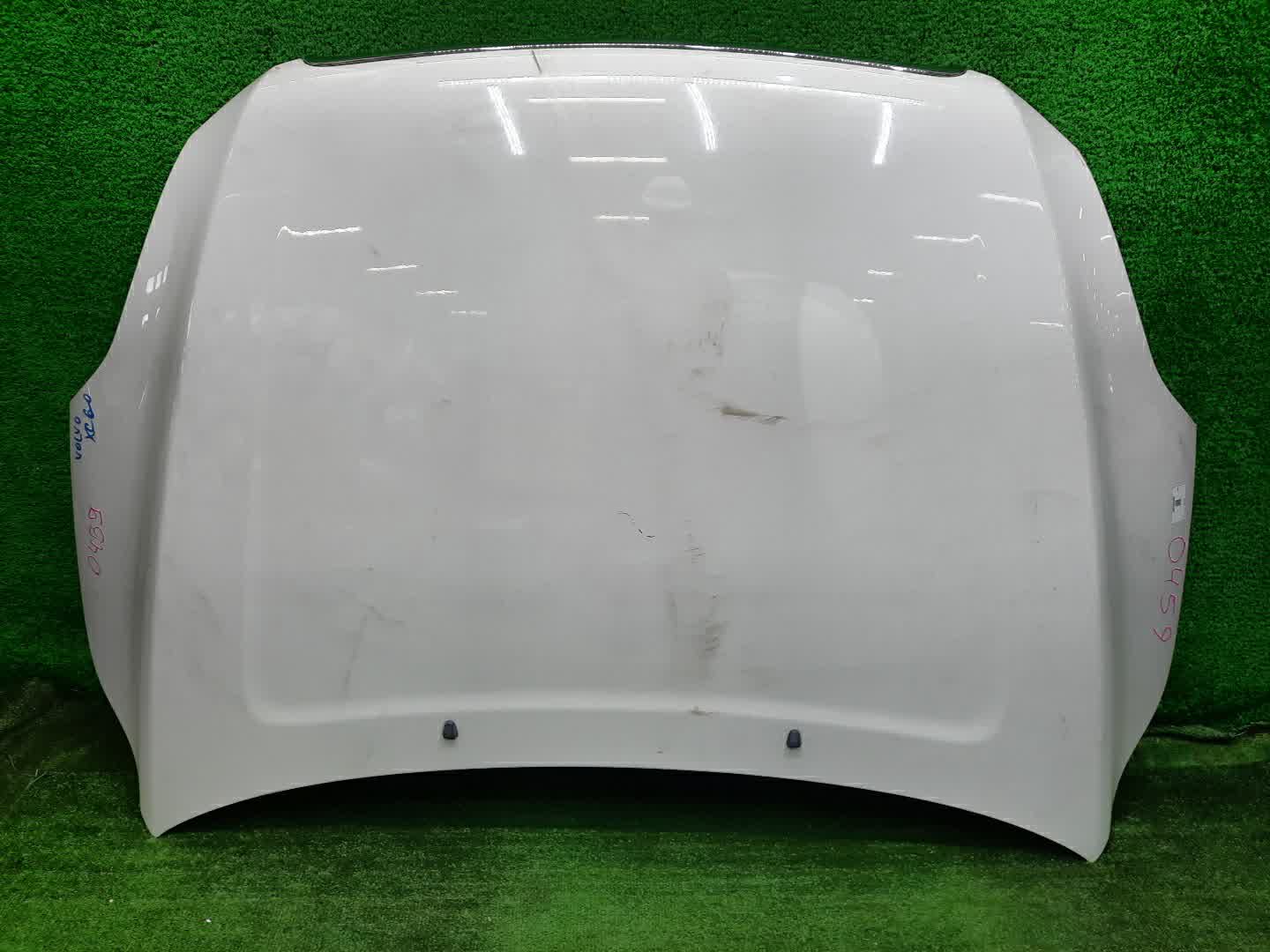 Капот VOLVO XC60 DZ44, DZ47, DZ80, DZ99, DZ40, DZ, DZ31, DZ52, DZ69, DZ70, DZ71, DZ72, DZ82, DZ83, DZ87, DZ88, DZ95, DZ90, DZ98 0459 1 ракурс Капот VOLVO XC60 DZ44, DZ47, DZ80, DZ99, DZ40, DZ, DZ31, DZ52, DZ69, DZ70, DZ71, DZ72, DZ82, DZ83, DZ87, DZ88, DZ95, DZ90, DZ98 0459 1 ракурс