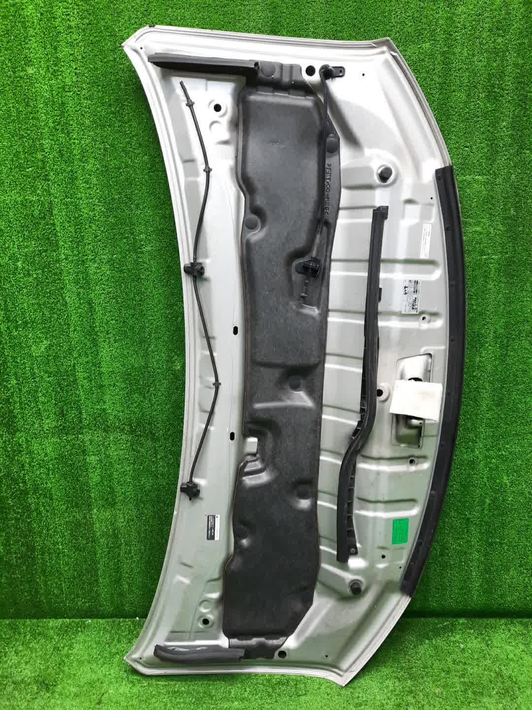 Капот NISSAN SERENA C26 0770 3 ракурс