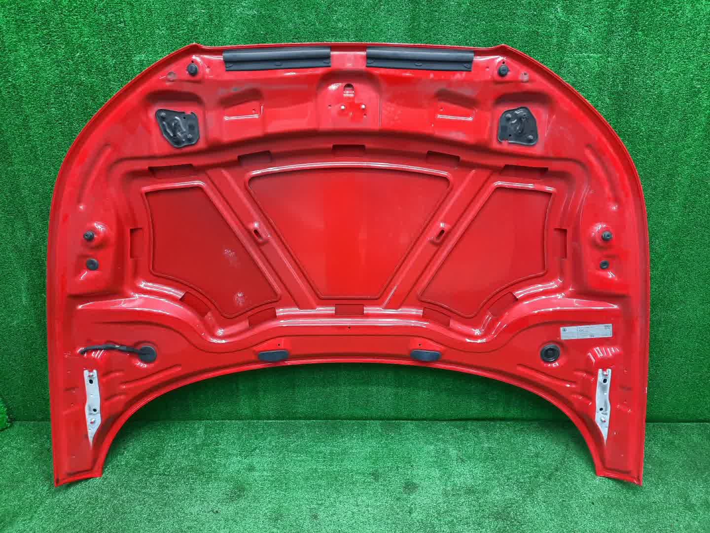 Капот AUDI A1 8X1 0809 3 ракурс
