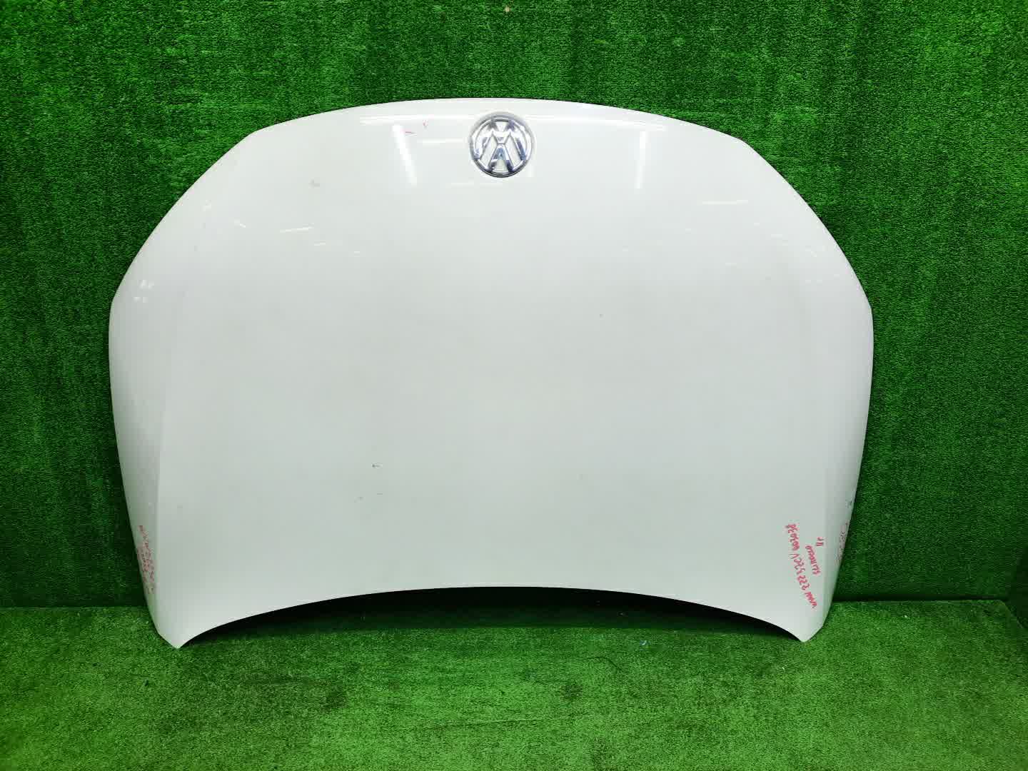 Капот VOLKSWAGEN SCIROCCO 137 0828 1 ракурс