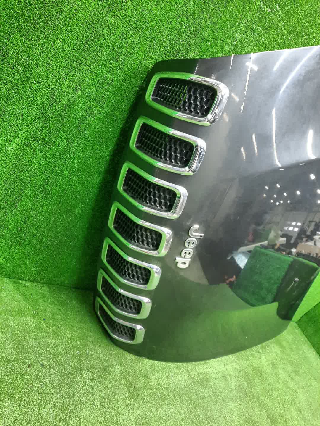 Капот JEEP CHEROKEE KL 0879 2 ракурс Капот JEEP CHEROKEE KL 0879 2 ракурс