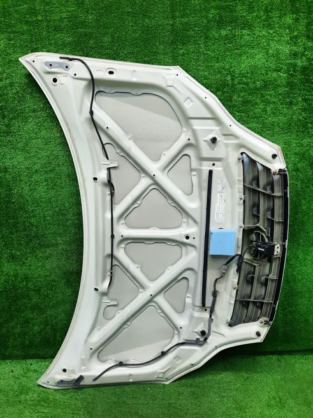 Капот TOYOTA IPSUM ACM21W, ACM26W 2078 4 ракурс