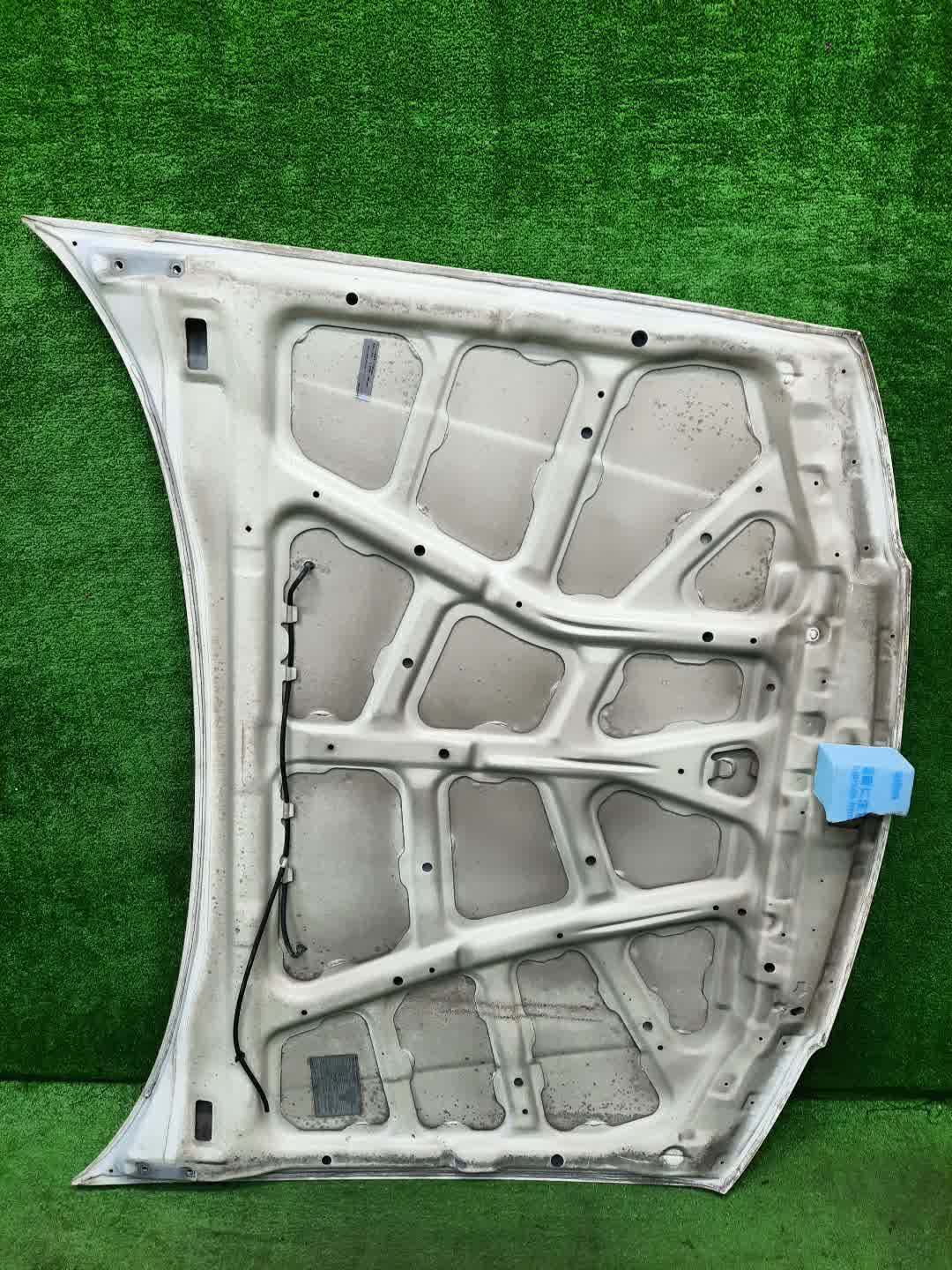 Капот MITSUBISHI LIBERO CB1V 2335 3 ракурс