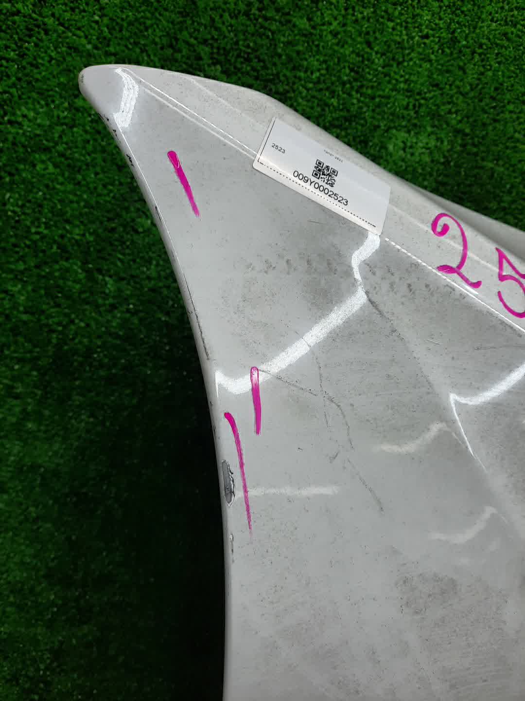 Капот VOLVO V60, S60 FW45, FW47, FW, FW52, FW48, FW90, FS44, FS47, FS40, FS45, FS70, FS, Y20, FS48, FS84, FS90 2523 3 ракурс Капот VOLVO V60, S60 FW45, FW47, FW, FW52, FW48, FW90, FS44, FS47, FS40, FS45, FS70, FS, Y20, FS48, FS84, FS90 2523 3 ракурс