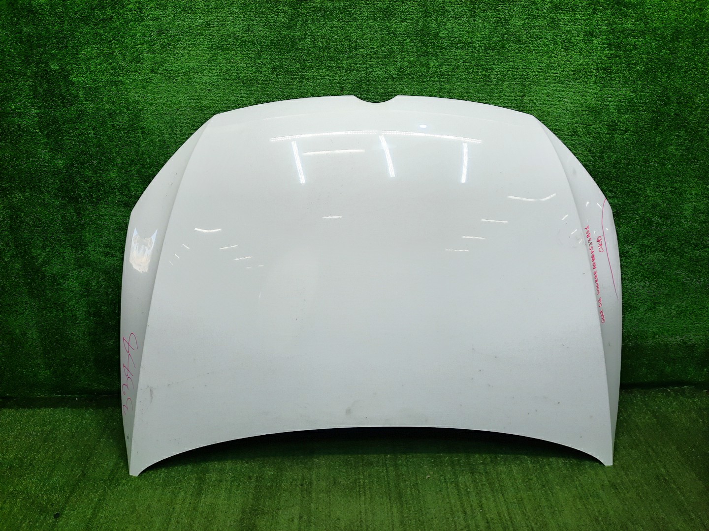 Капот VOLKSWAGEN GOLF MK7, 5G1 3388 1 ракурс Капот VOLKSWAGEN GOLF MK7, 5G1 3388 1 ракурс