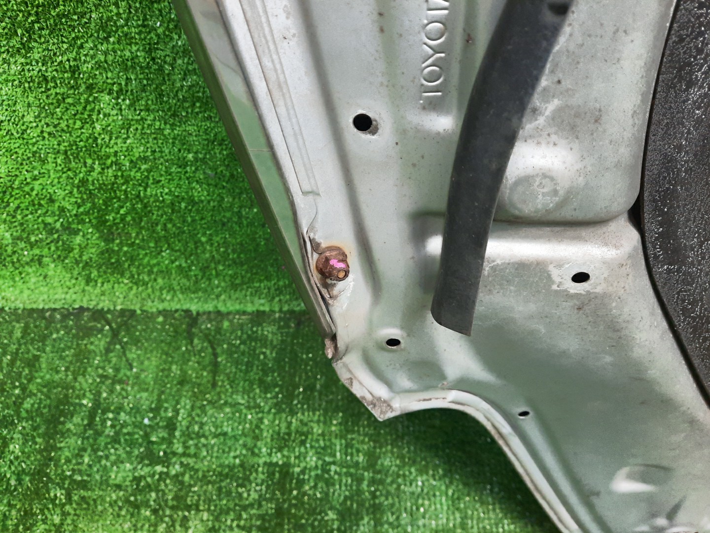 Капот TOYOTA COROLLA, COROLLA FIELDER ZZE124, NZE121, NZE120, ZZE122, NZE124, CE121, NZE121G, ZZE123G, ZZE124G, ZZE122G, NZE124G 3807 4 ракурс