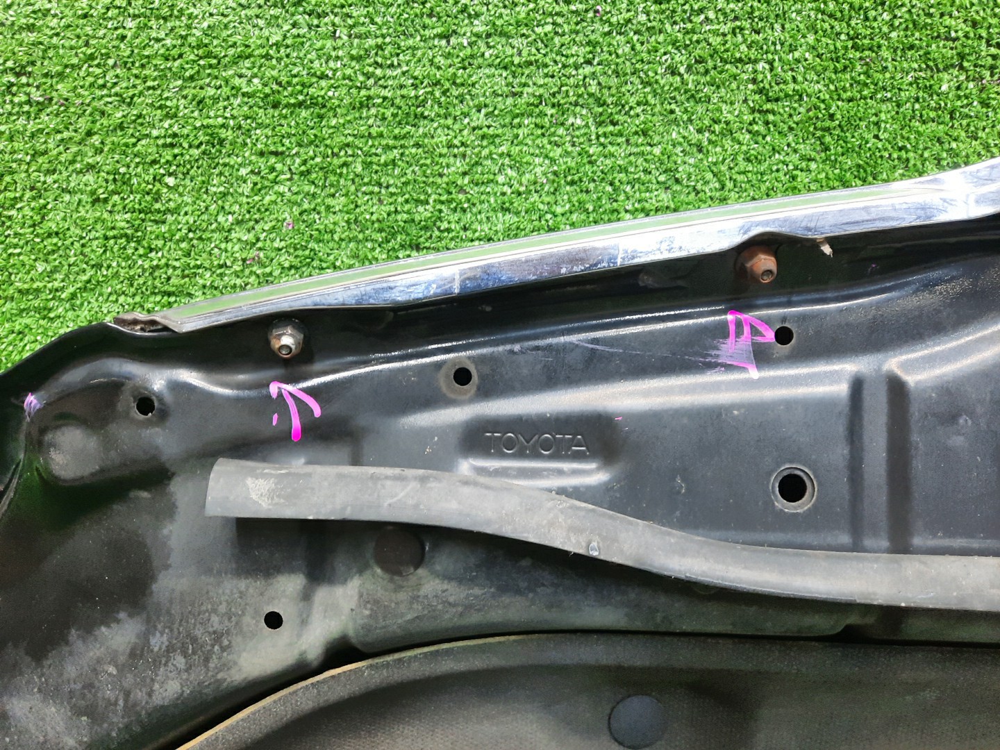 Капот TOYOTA COROLLA, COROLLA FIELDER ZZE124, NZE121, NZE120, ZZE122, NZE124, CE121, NZE121G, ZZE123G, ZZE124G, ZZE122G, NZE124G 3864 4 ракурс