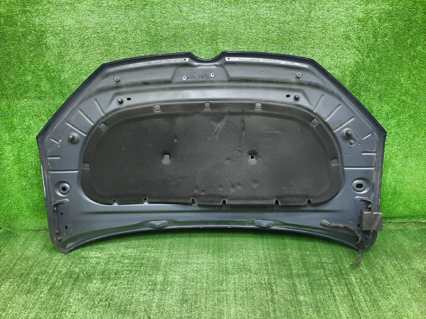 Капот VOLKSWAGEN SHARAN 7N1 4289 3 ракурс Капот VOLKSWAGEN SHARAN 7N1 4289 3 ракурс