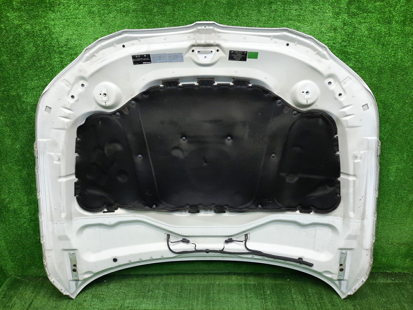Капот BMW 5-Series E60 4376 3 ракурс