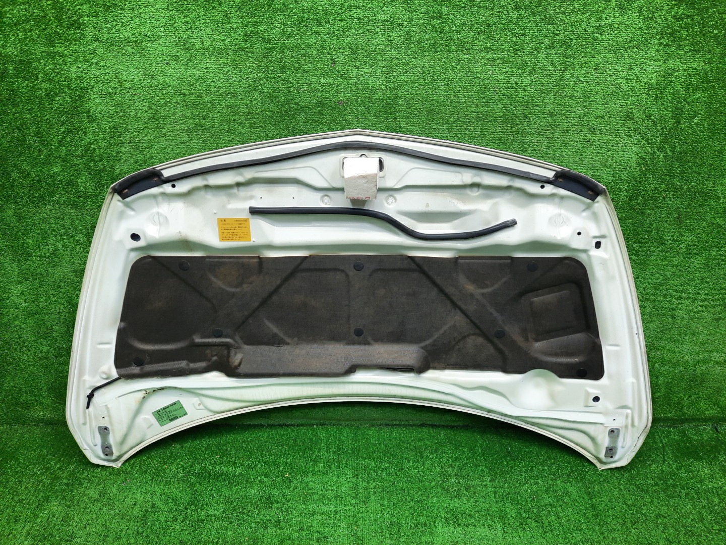 Капот MITSUBISHI GRANDIS NA4W 4476 3 ракурс