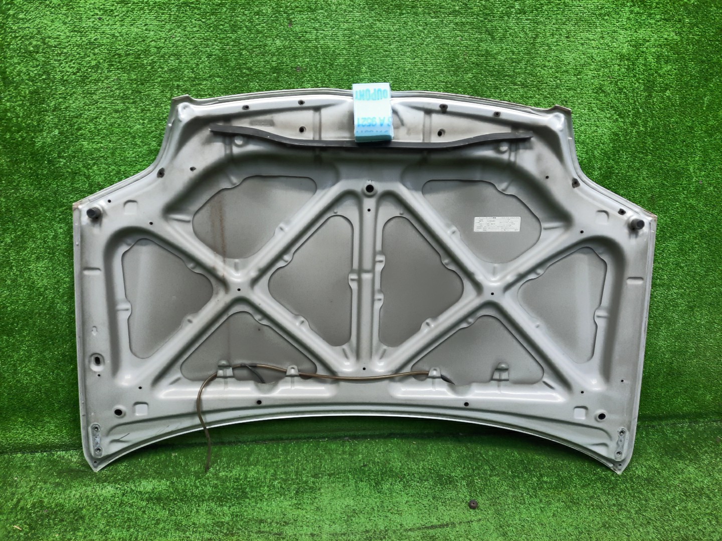 Капот TOYOTA COROLLA, COROLLA FIELDER ZZE124, NZE121, NZE120, ZZE122, NZE124, CE121, NZE121G, ZZE123G, ZZE124G, ZZE122G, NZE124G 4758 3 ракурс