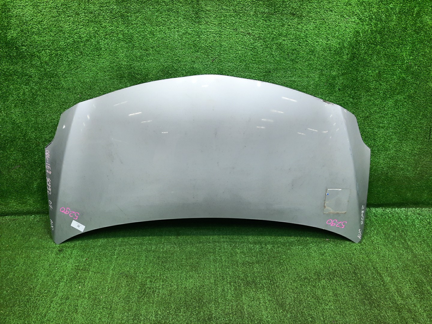 Капот TOYOTA BELTA NCP96, KSP90, KSP92, SCP92 5290 1 ракурс Капот TOYOTA BELTA NCP96, KSP90, KSP92, SCP92 5290 1 ракурс