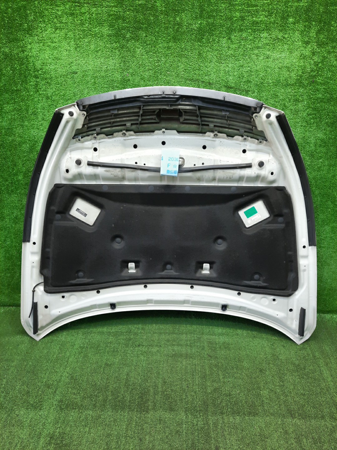 Капот NISSAN TEANA TNJ32, PJ32, J32 5582 4 ракурс Капот NISSAN TEANA TNJ32, PJ32, J32 5582 4 ракурс
