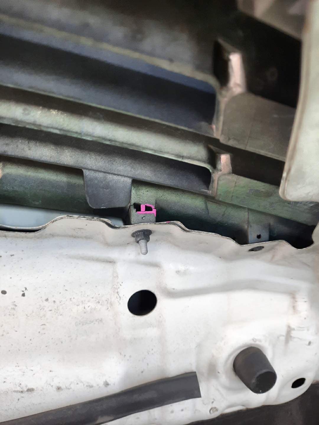 Капот NISSAN TEANA TNJ32, PJ32, J32 5582 5 ракурс Капот NISSAN TEANA TNJ32, PJ32, J32 5582 5 ракурс