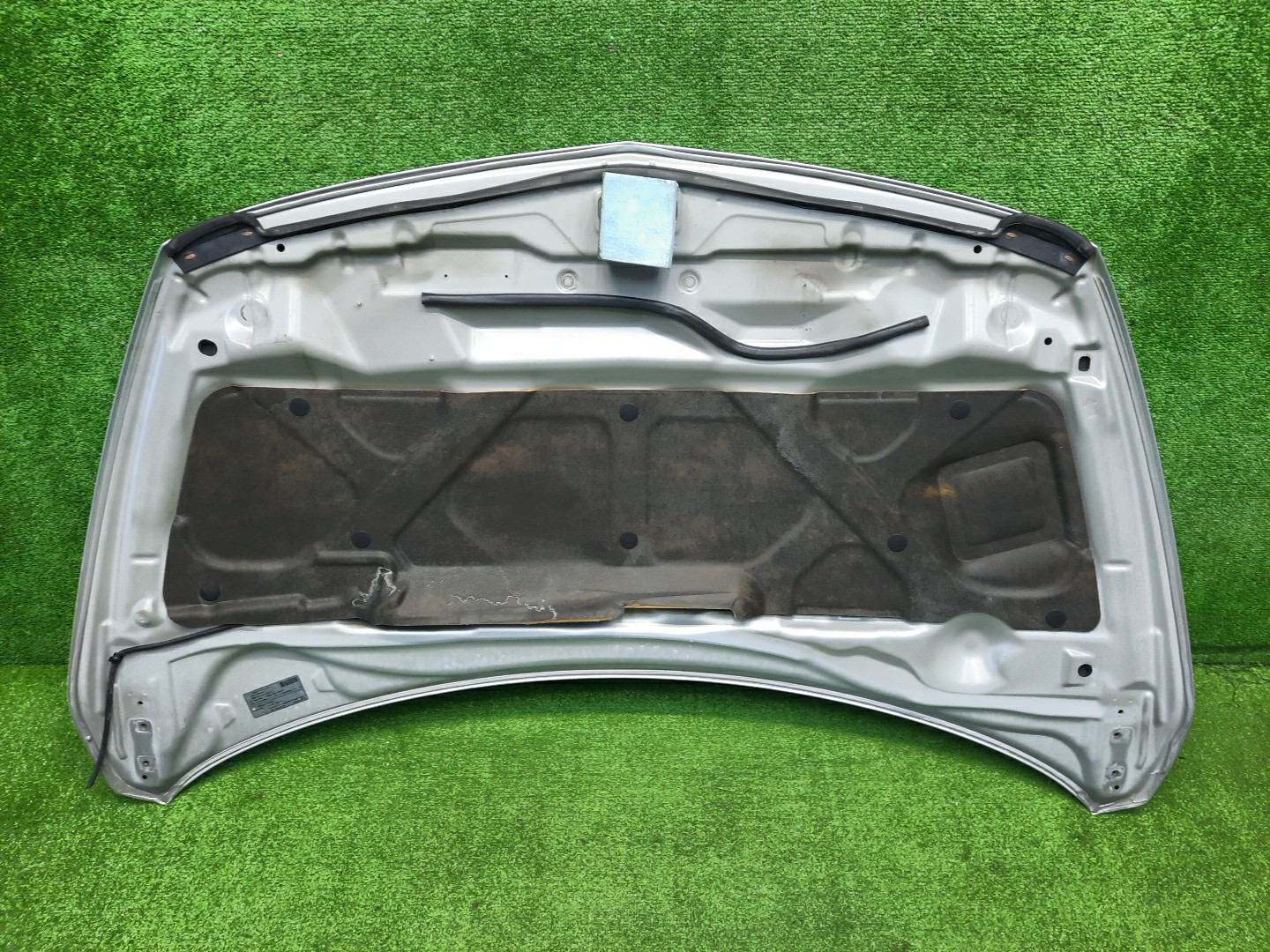 Капот MITSUBISHI GRANDIS NA4W 5704 3 ракурс