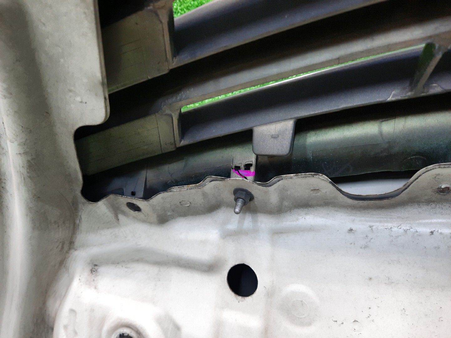 Капот NISSAN TEANA TNJ32, PJ32, J32 5724 5 ракурс Капот NISSAN TEANA TNJ32, PJ32, J32 5724 5 ракурс