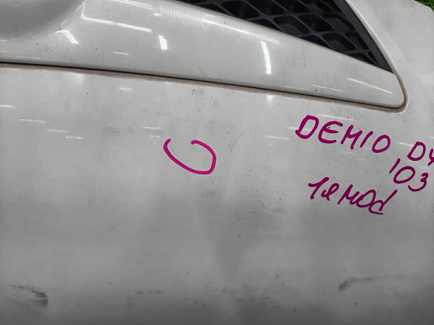 Капот MAZDA DEMIO DY3W, DY5W, DY3R 6874 2 ракурс