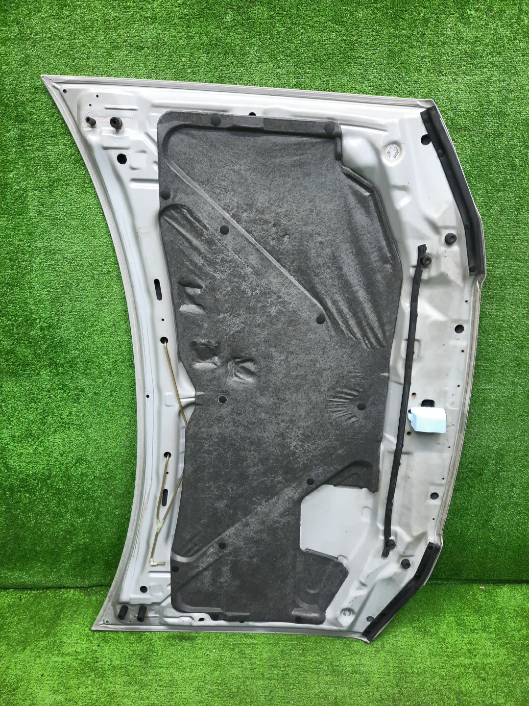 Капот MAZDA DEMIO DW3W, DW5W 7063 3 ракурс