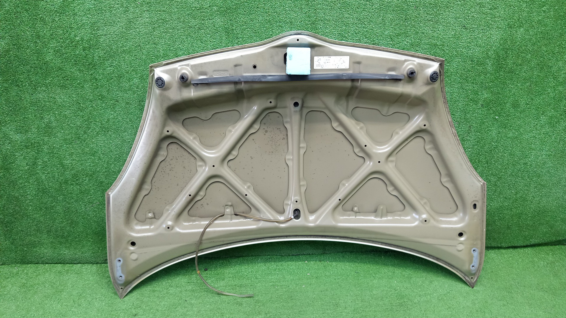 Капот TOYOTA FUNCARGO NCP20, NCP21, NCP25 7498 3 ракурс