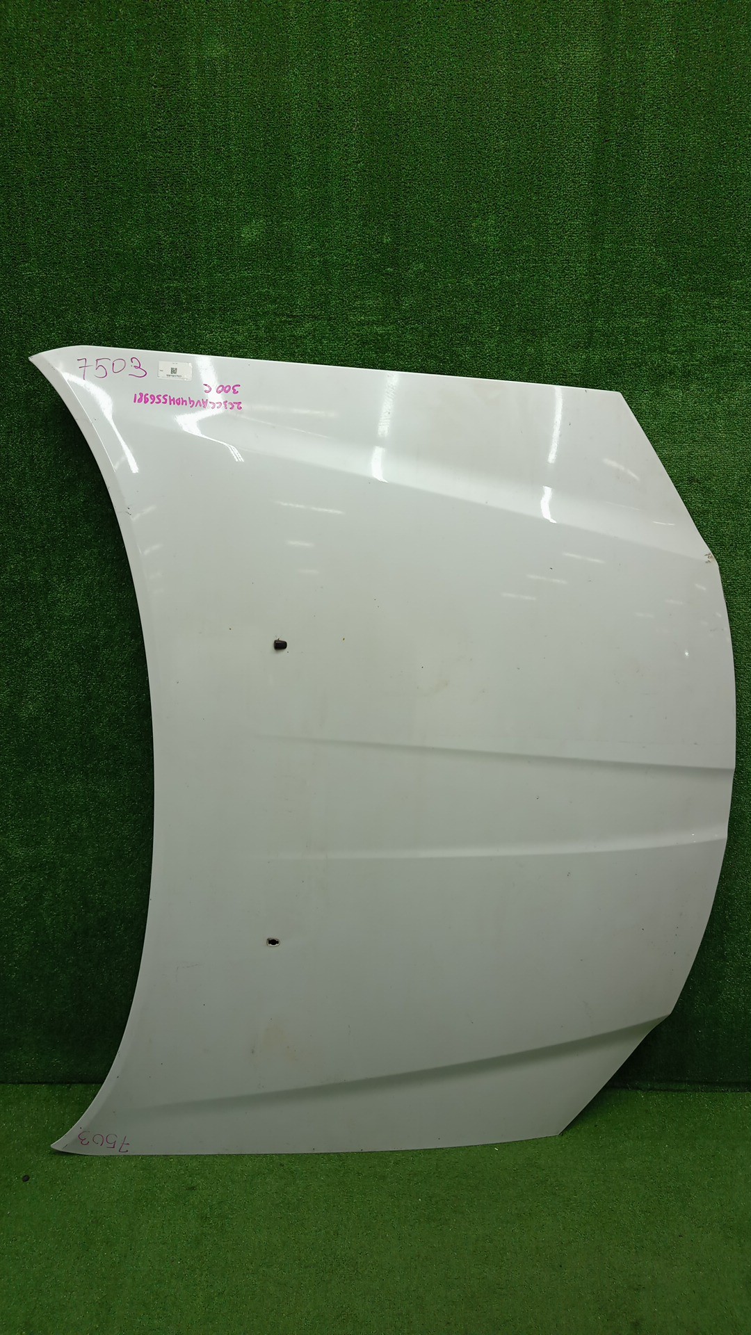 Капот CHRYSLER 300C LD 7503 1 ракурс Капот CHRYSLER 300C LD 7503 1 ракурс