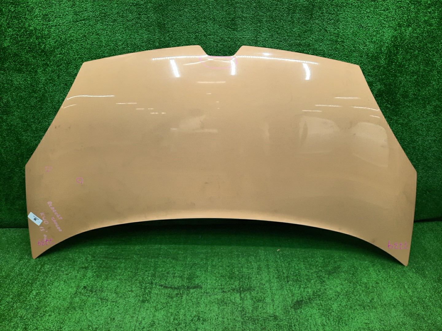 Капот RENAULT KANGOO KW0D 7739 1 ракурс Капот RENAULT KANGOO KW0D 7739 1 ракурс
