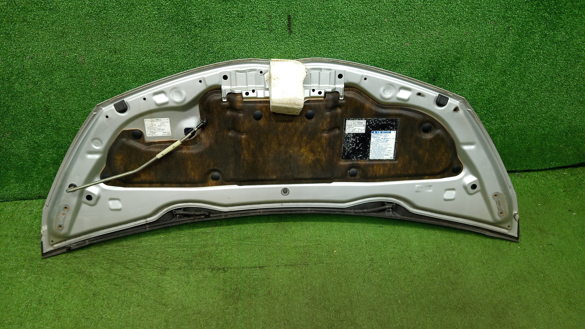 Капот TOYOTA iQ NGJ10 8371 2 ракурс