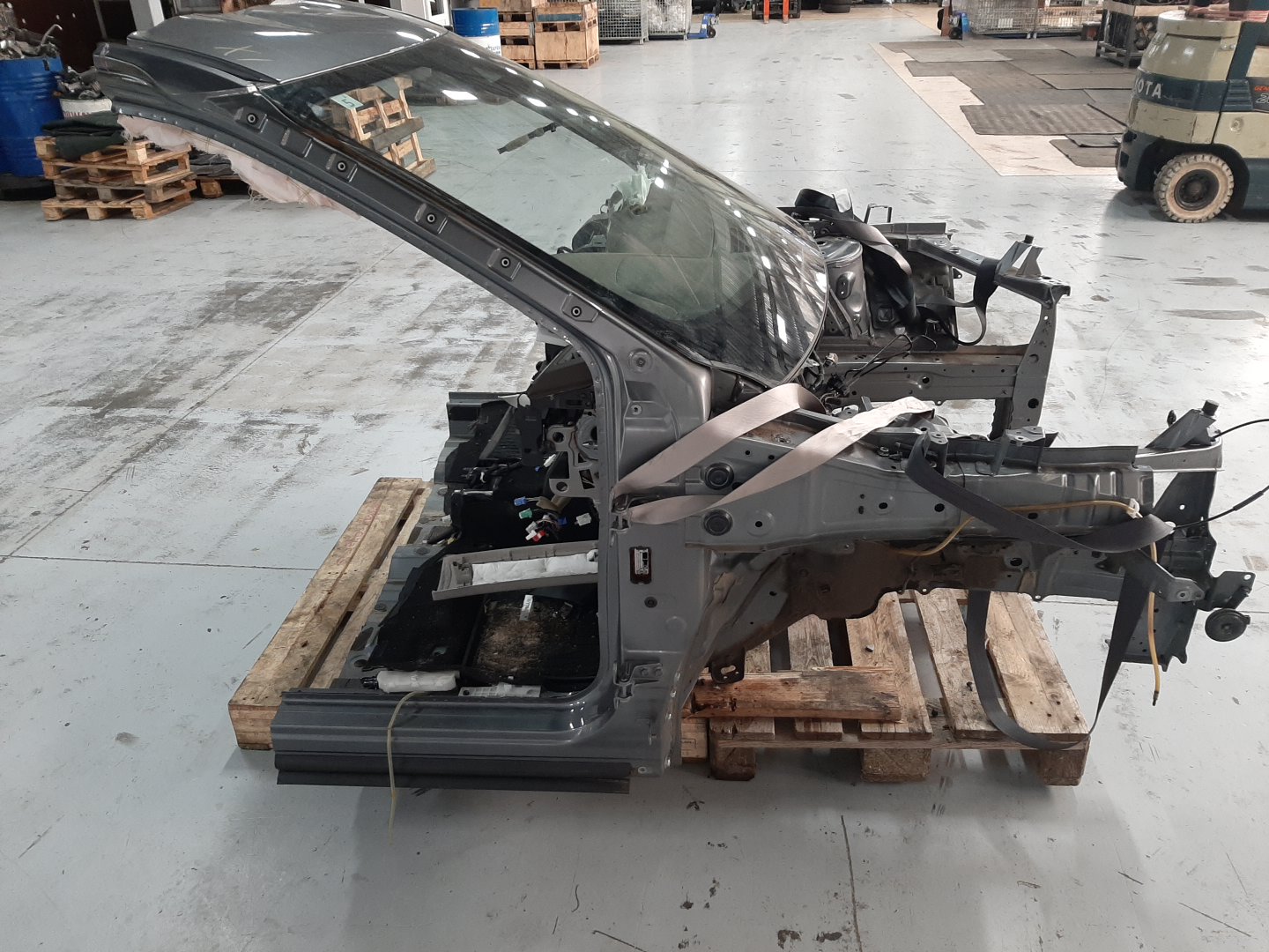 Половинка NISSAN X-TRAIL SNT33 3 ракурс