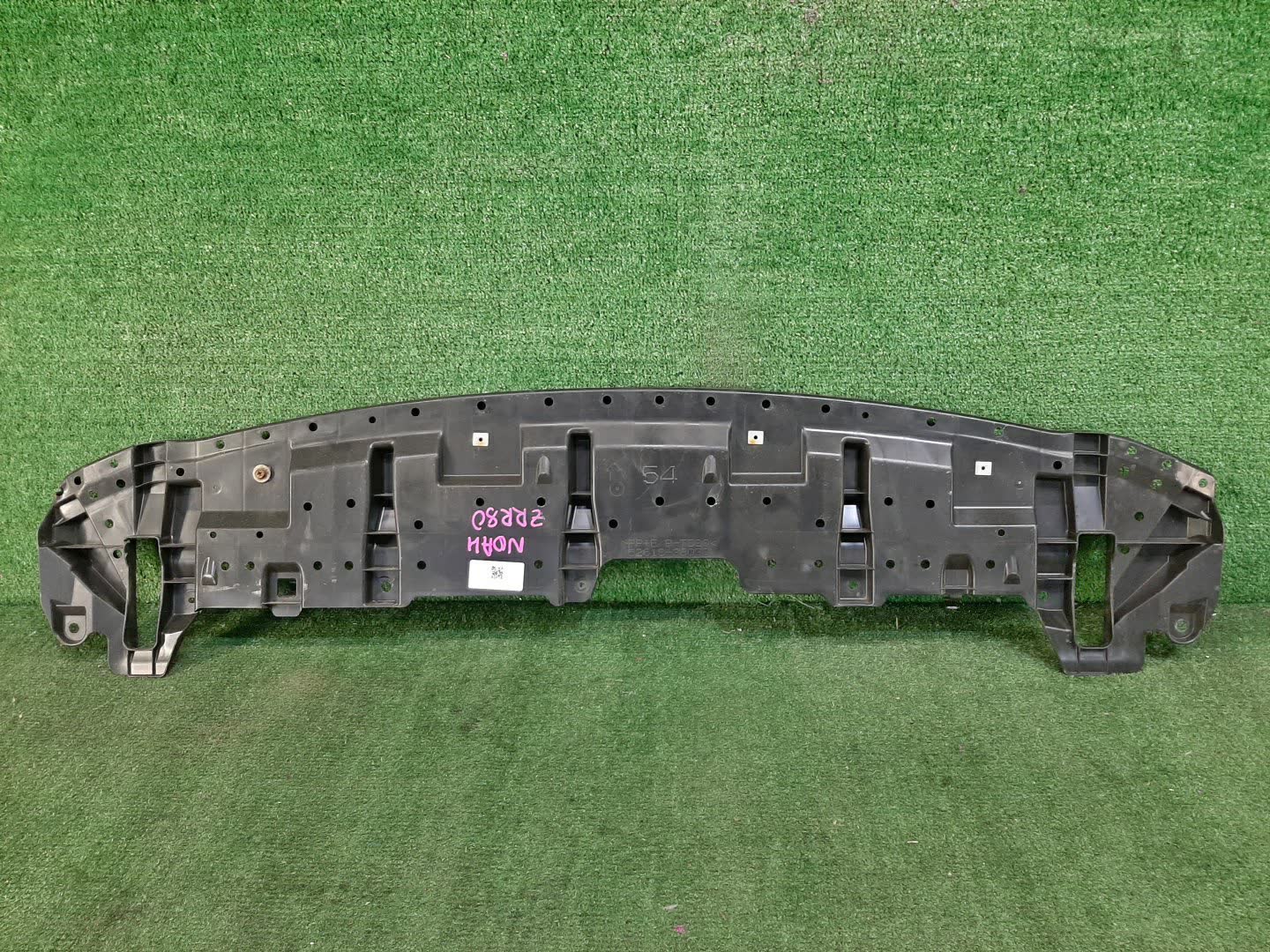 Защита TOYOTA NOAH ZRR80G 52618-28030 1 ракурс Защита TOYOTA NOAH ZRR80G 52618-28030 1 ракурс