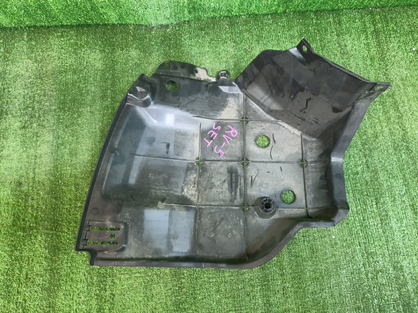 Защита задняя HONDA VEZEL RV5 17340-3M0-010 2 ракурс